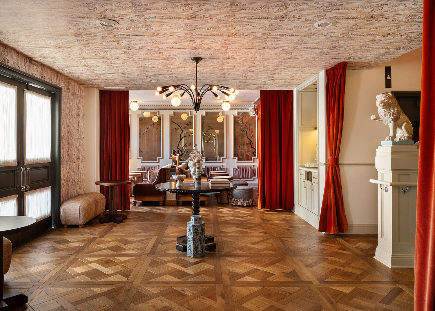 The Hôtel Lili Beverly Hills lobby