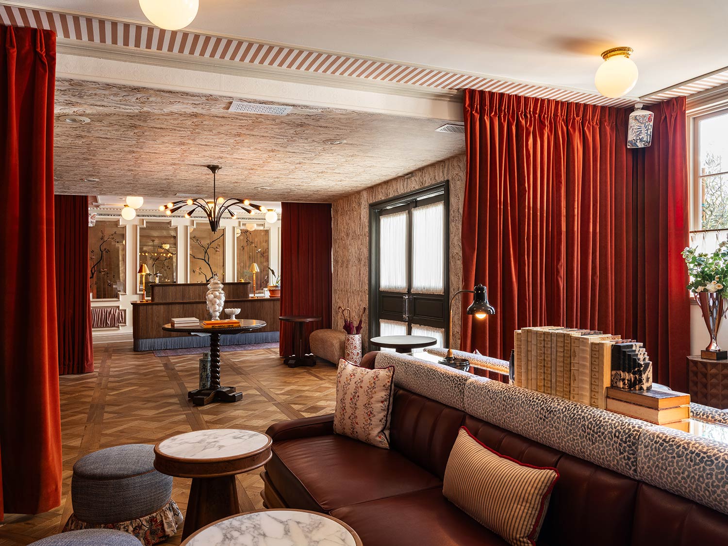 The Hôtel Lili Beverly Hills lobby 