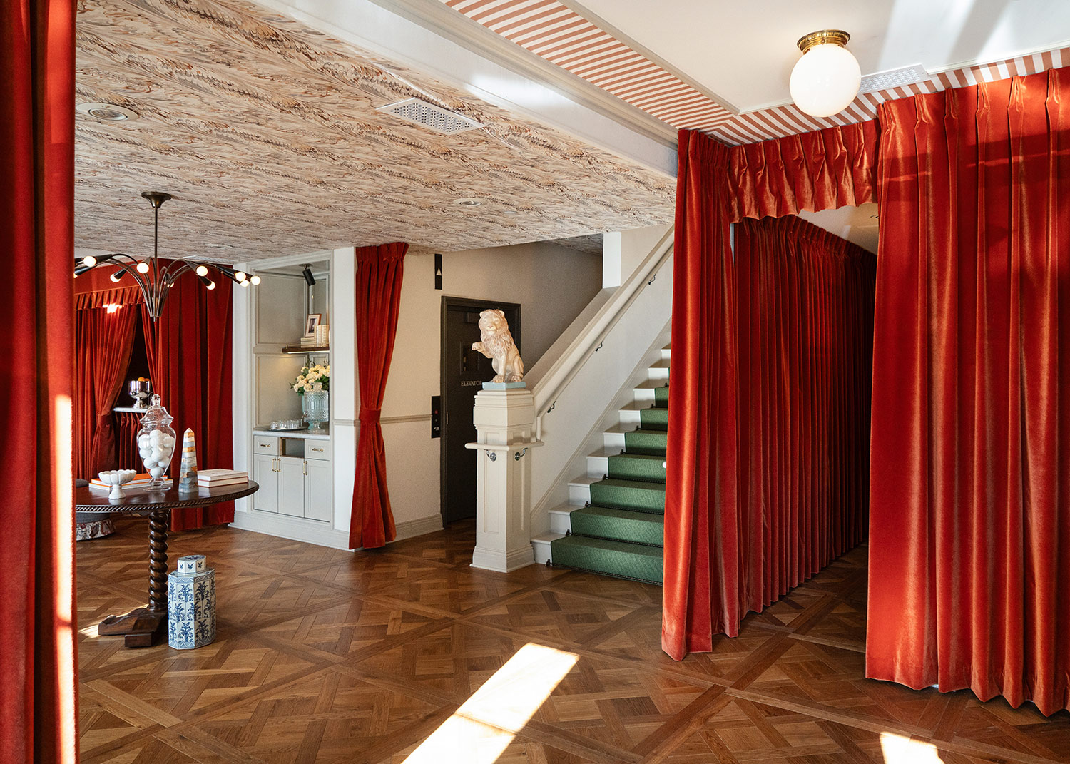 The Hôtel Lili Beverly Hills lobby