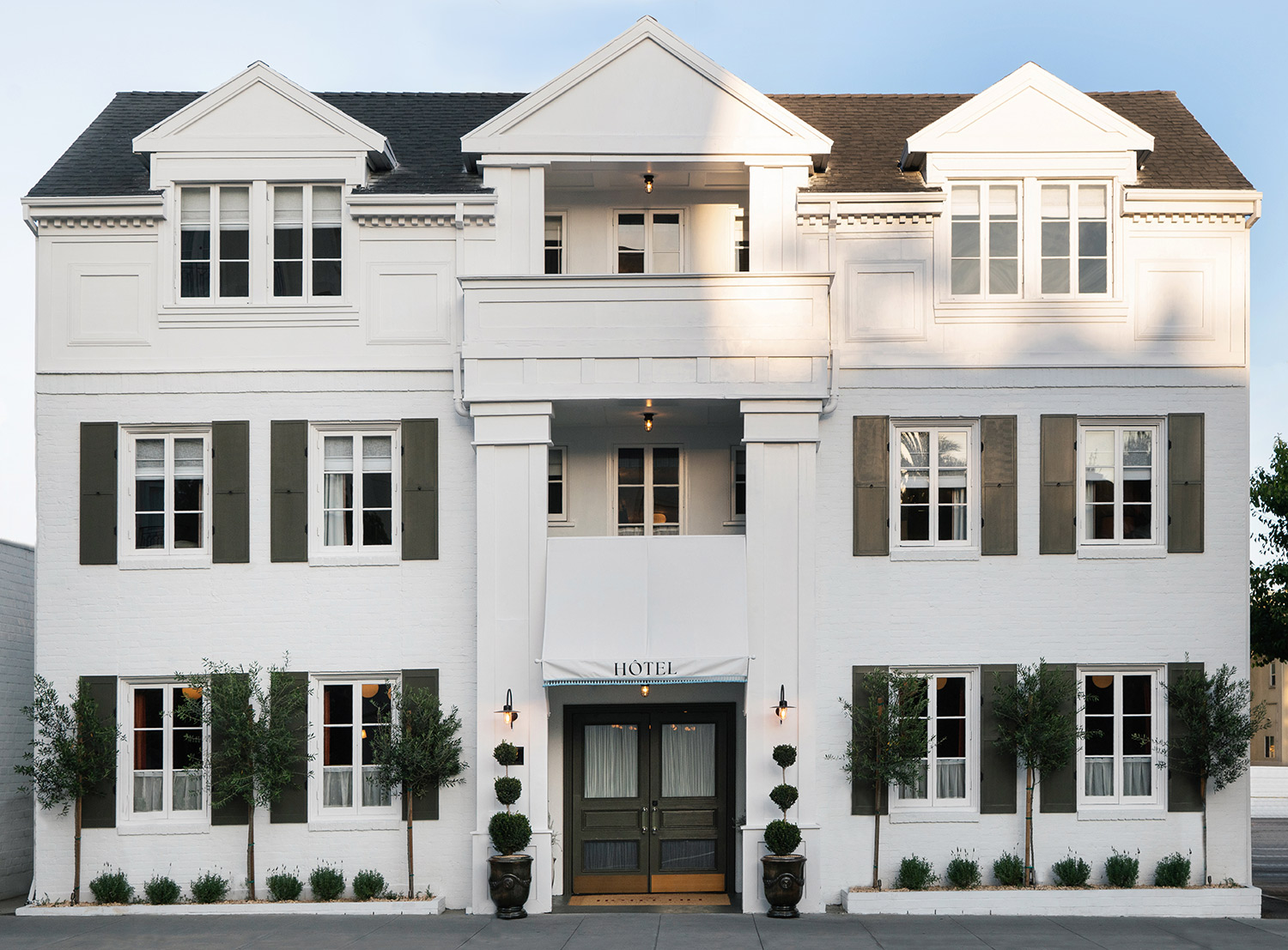 The Hôtel Lili Beverly Hills exterior