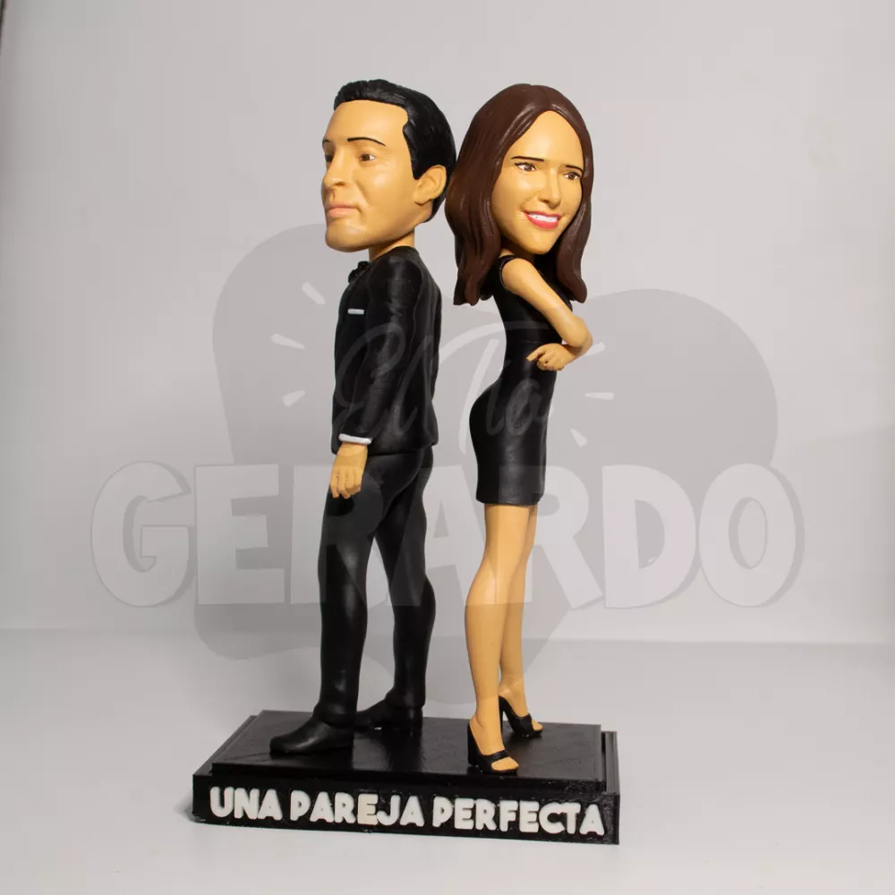 Figura Pareja Caricatura 