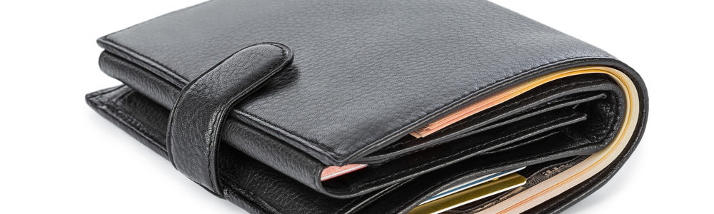 8 Ways to Spring Clean Your Wallet