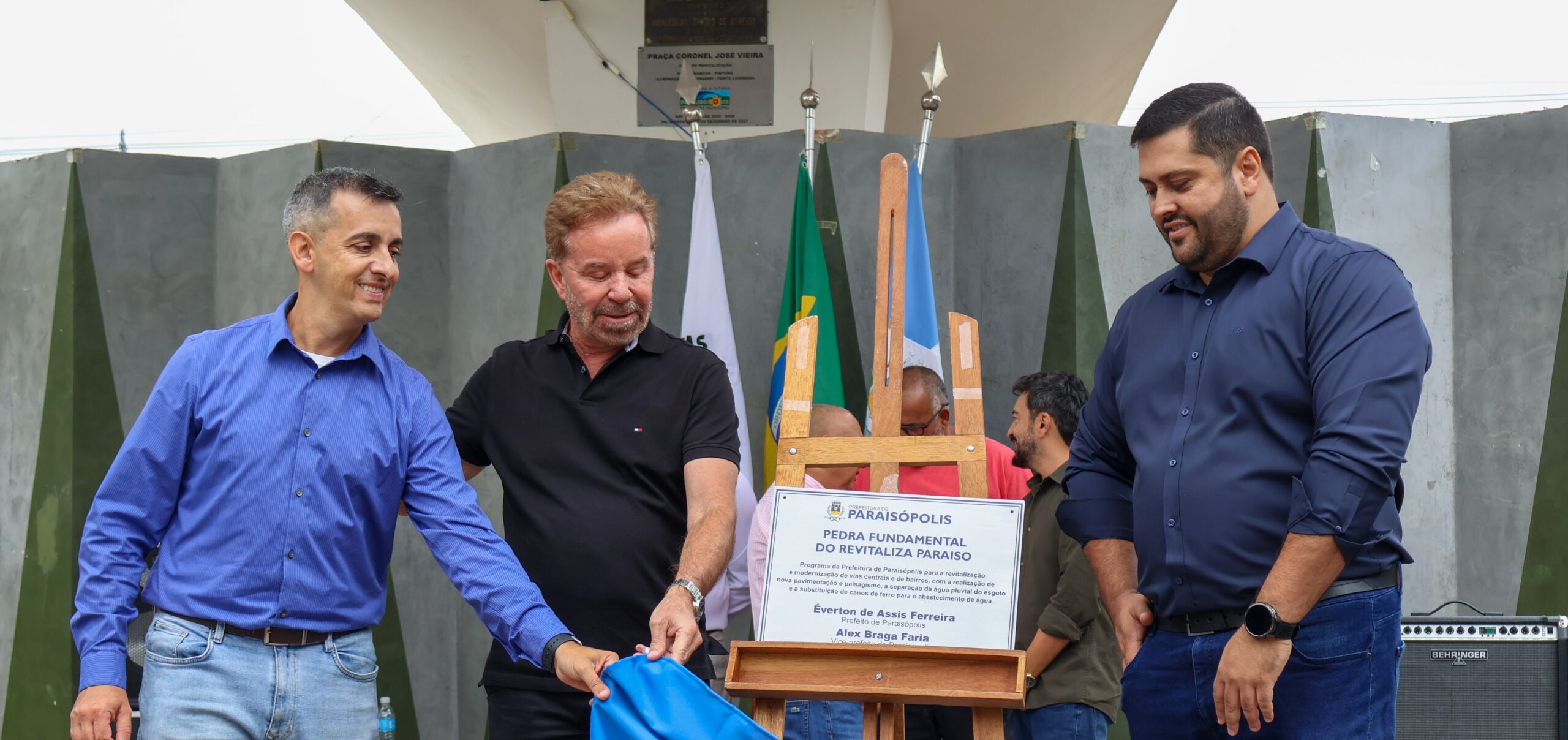 Executivo entrega 1ª fase do Revitaliza Paraíso