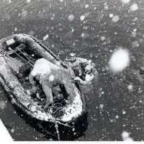 UDT 2 Arctic dive with Rubber raft