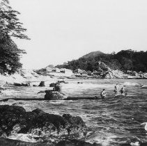 UDT18 moving Mini-subs