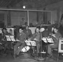 Band plays at 10th st USO