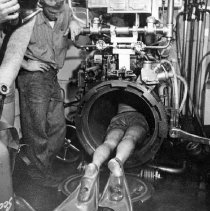 UDTs lock out of a torpedo tube