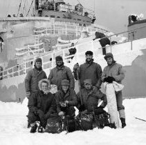 7 men from UDT 11 in the Arctic