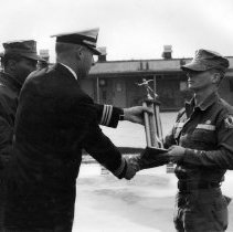 Steve Nash receiving award