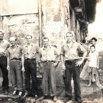 5 Sailors And Locals