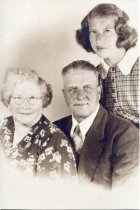Effie Ranger Barth, Robert Barth and their daughter Janet Irene Barth