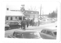 Harbor Bar & Sinclair Gas Station