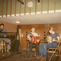Céilí Mór play for a céilí dance