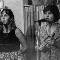 Mary & Laura at Blarney Pilgrim gig