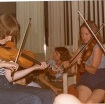 Chicago fiddle player Liz Carroll at a session with Mary (MacEachron) O'Dri