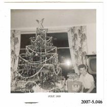 McCurry Christmas 1958, in residence above Fall City Feed Store