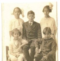 Howe family children, Fall City c1915