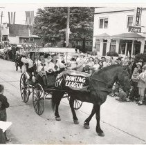 Fall City Bowling League team in a carriage at Fall City Days