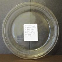 Artie Kelley pie plate, with note from son Jack, Fall City