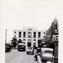 Waco City Car on Austin Avenue