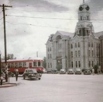TER 'Extra' Passenger Motor 328 in Downtown Hillsboro