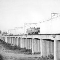 TER Passenger Motor 318 on Trinity River Bridge