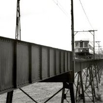 TER 'Extra' Passenger Motor 365 on Frisco Bridge
