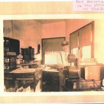 Ren Hoezee in Gas Station