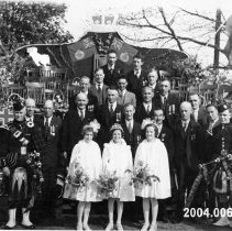 May Queen Phyllis Chillcot with War Veterans
