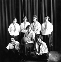 HHS Girls Basketball Team 1923