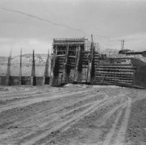 Building spillway walls