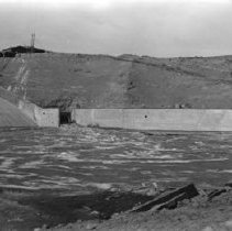 Spillway settling basin