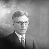 Dr. Charles Houtz