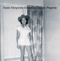 Beckie Epperly in a Donhoy hat