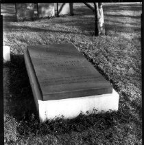 Aldritch, Thomas Bailey, Monum