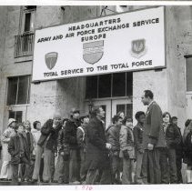 Air Force Exchange and Munich AES Students