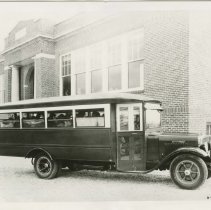 (141) 1931 International School Bus, Powered by Lycoming