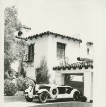 (165) 1928 Auburn 8-115 Boattail Speedster in Front of Spanish House