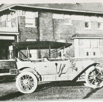 (94) 1911 Auburn Right View, Parked at Elkhart House, Auburn, Indiana