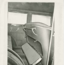 (432) 1933 Auburn Sedan Interior, Rear Compartment