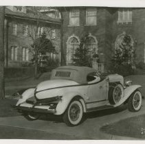 (546) 1932 Auburn 12-160 Speedster in Residential Setting, 3/4 Right Rear V