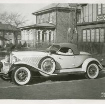 (547) 1932 Auburn 12-160 Speedster in Residential Setting, Woman Driver, Le