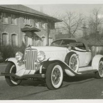 (551) 1932 Auburn 12-160 Speedster in Residential Setting, 3/4 Left Front V