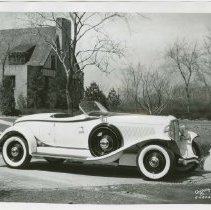 (559) 1932 Auburn 12-160 Speedster in Residential Setting, Right Profile