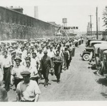 (563) 1932 Auburn Automobile Company Employees Leaving Connersville Plant