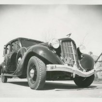 (614) 1935 Auburn 851 Landau, Residential Setting, Low Angle 3/4 Right Fron