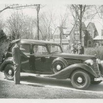 (623) 1935 Auburn 851 Landau, in Residential Setting, Right Profile