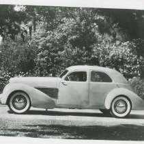 (643) 1936 Cord 810 Westchester Sedan on Residential Drive, Left Profile