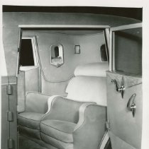 (685) 1931 Duesenberg Model J Beverly Sedan Interior, Rear Compartment