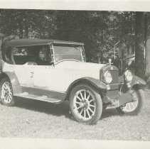 (147) 1921 Auburn Beauty 6-39K, in Car Show and on the Grounds of a House